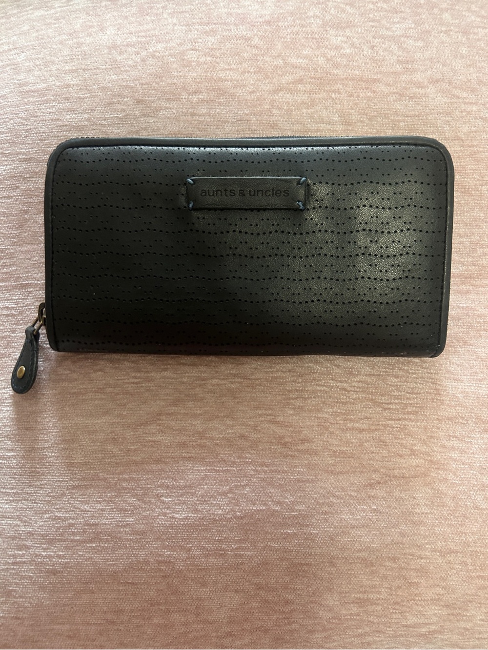Aunts & Uncles Dark Blue Gray leather Zip Wallet